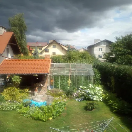 Mieszkanie Na Zielonej Tanie I Wygodne Alloggio in famiglia *